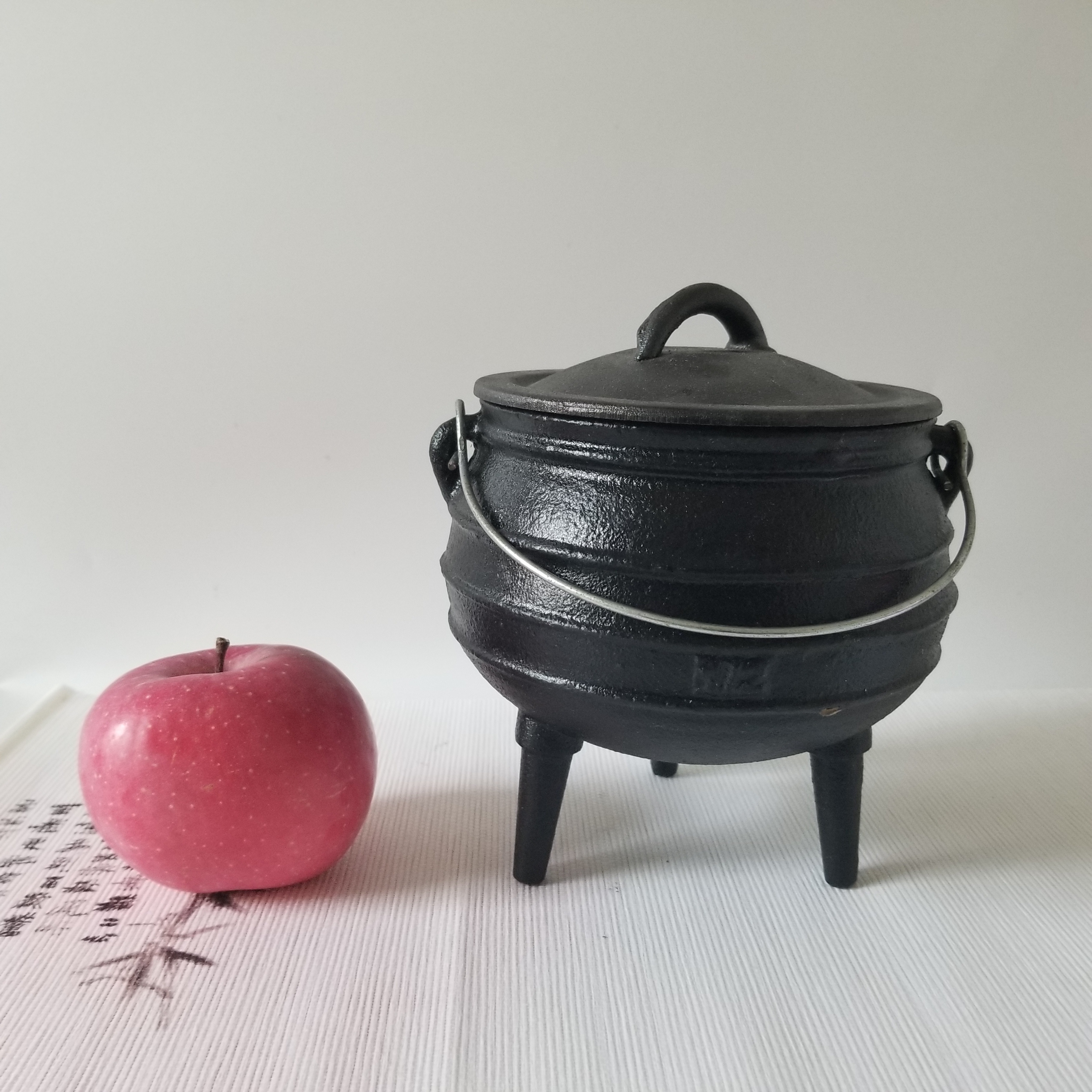 Cast Iron Witch Cauldron Potjie Pot for Incense Resin Burner