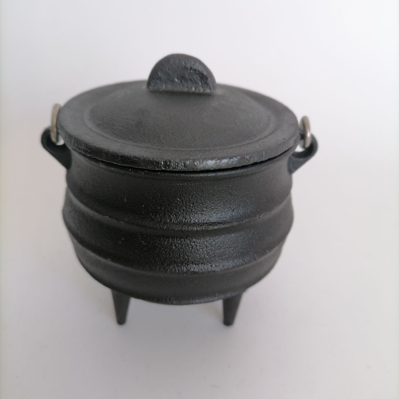 Magic Cast Iron Witch Cauldron for Halloween Decoration