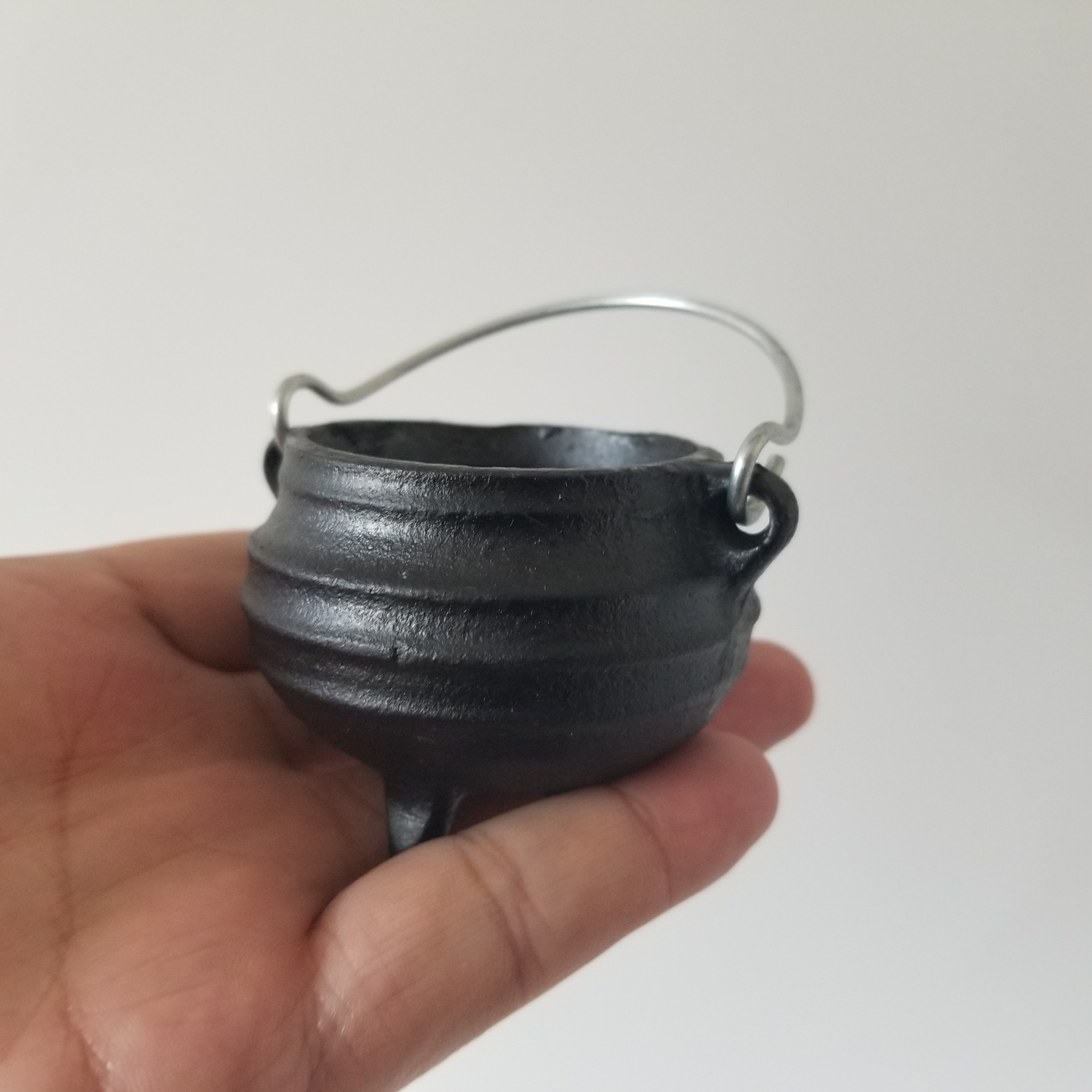 Mini Witch Cauldron 3 Legged Pot Cast Iron Factory Direct Sale Black