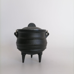 Magic Cast Iron Witch Cauldron for Halloween Decoration