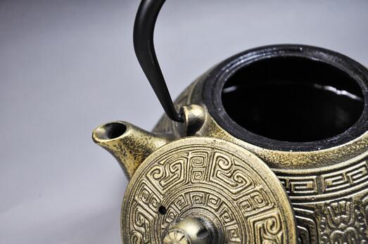 cast iron tea pot