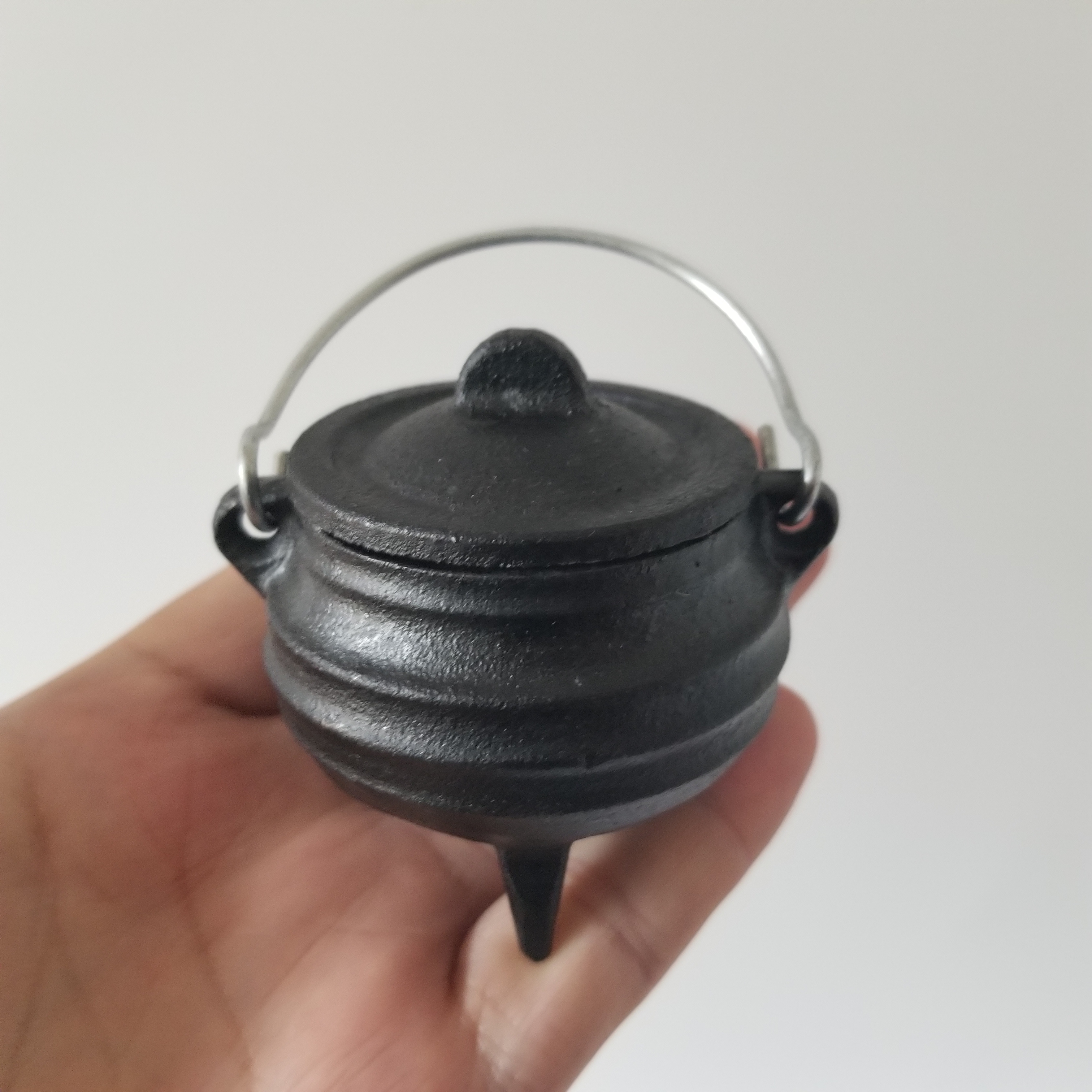 mini witch cauldron (1)