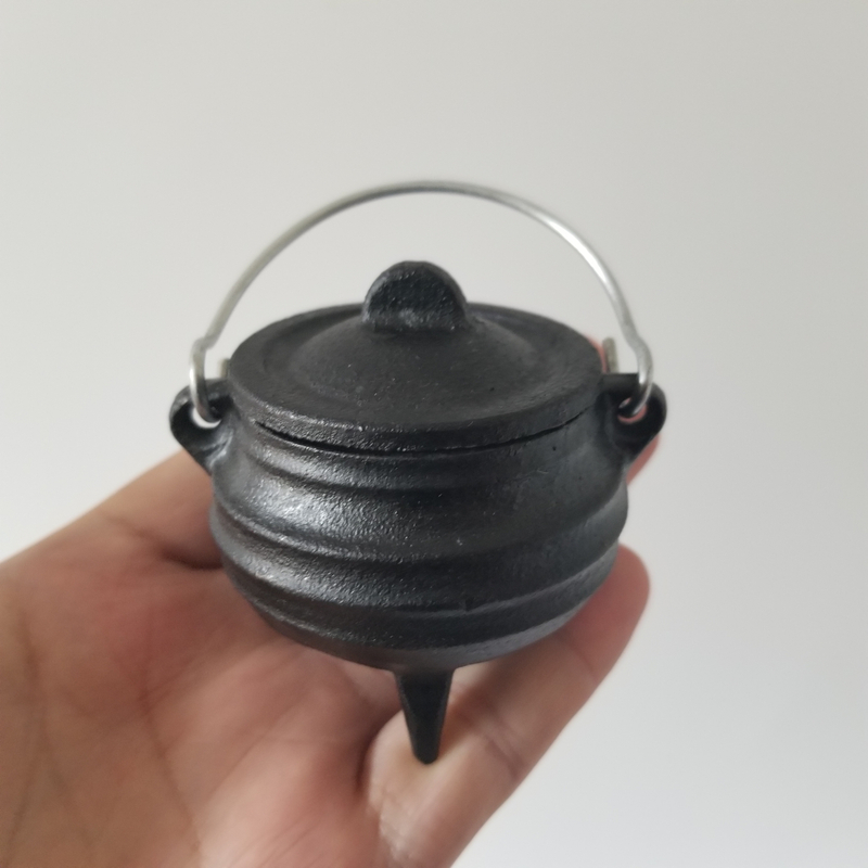 Mini Witch Cauldron 3 Legged Pot Cast Iron Factory Direct Sale Black